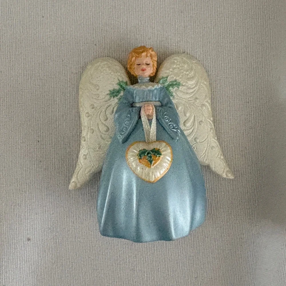 Vintage 1998 Hallmark‎ Blue Angel Figurine Heart Holly Christmas Decor 3.25 Inch